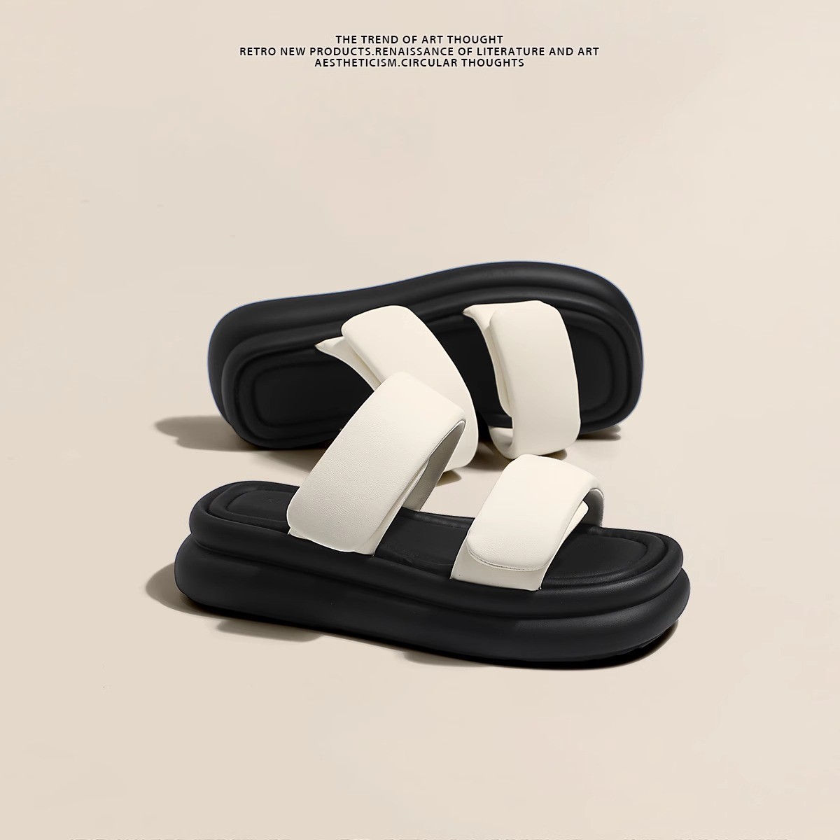 La marea no es sur ~ Pantuflas de suela gruesa súper suaves para mujer, uso de verano 2025, bizcocho, estilo de vacaciones de celebridades de Internet, sandalias y zapatillas de pan de una palabra