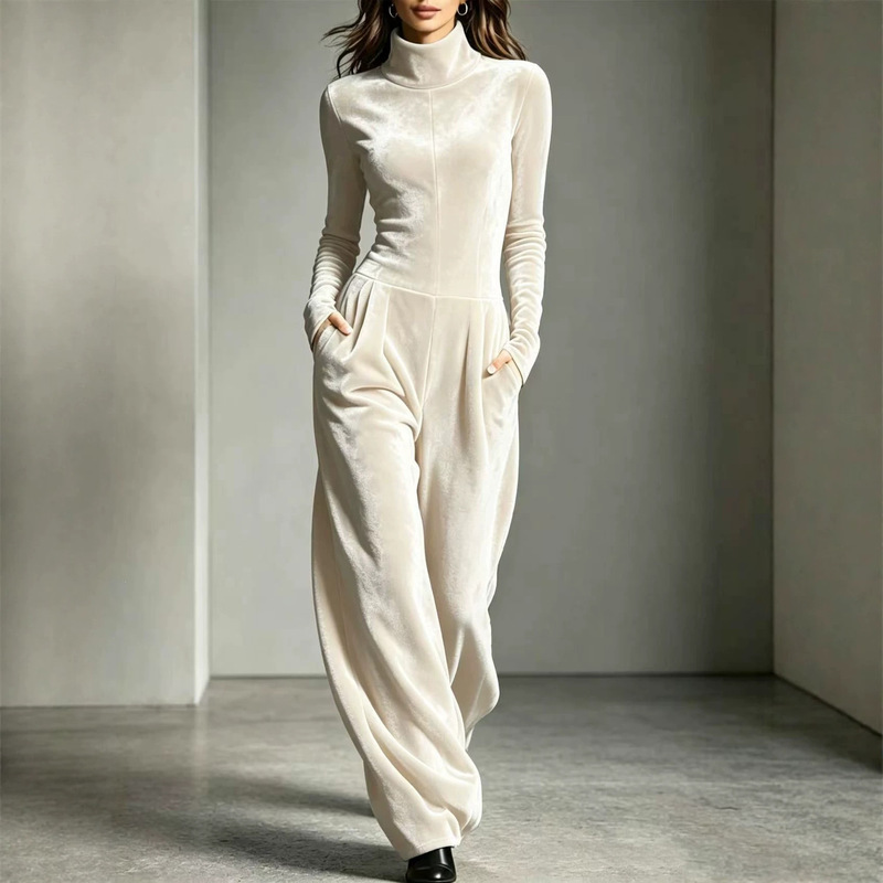 New European and American style, fashionable and casual women’s clothing for autumn and winter: velvet high-neck long-sleeved jumpsuit New European and American style, fashionable and casual women’s clothing for autumn and winter: velvet high-neck long-sleeved jumpsuit