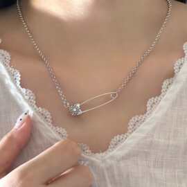 S925纯银十字架鸢尾花别针万能扣项链高级感轻奢气质百搭女锁骨链
