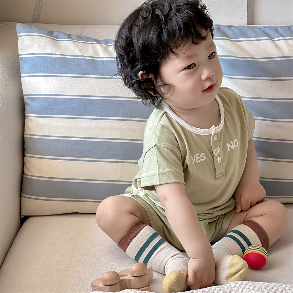 Verano 1-3 años tesoro masculino versión coreana estilo ins nuevo bebé ropa para niños letras pantalones cortos casuales de manga corta traje de dos piezas