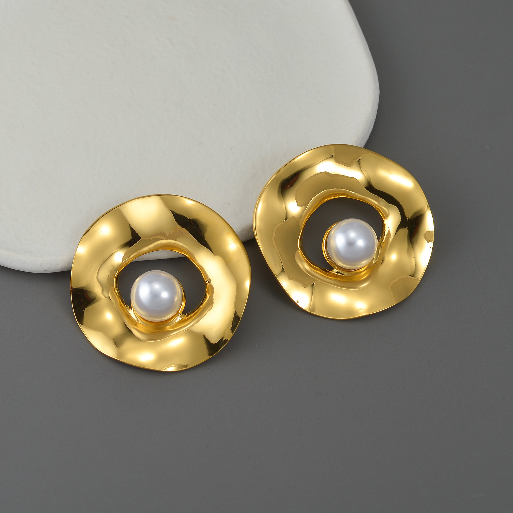 French Vintage Geometric Irregular Hollow Ring With Pearl Inlay_voghion.com
