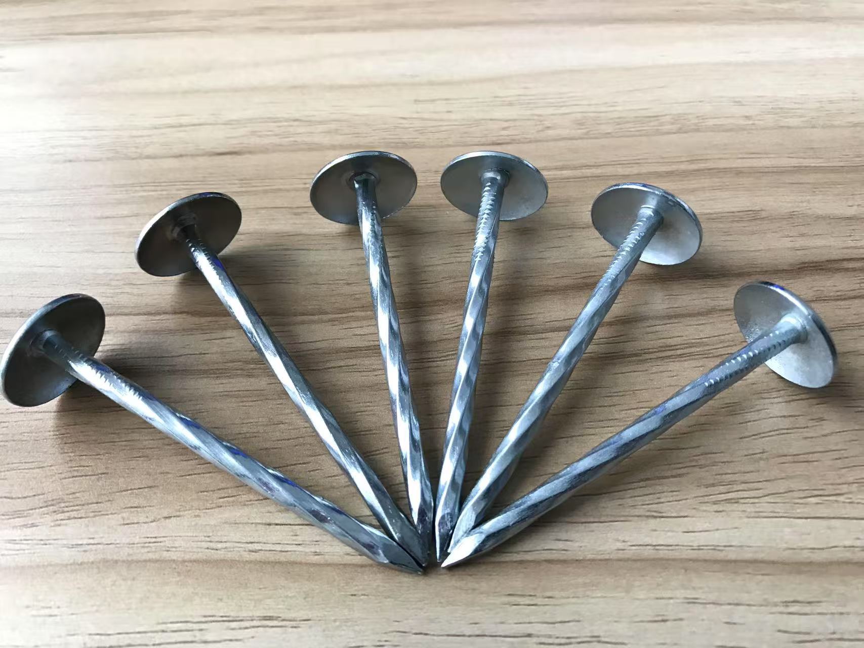 Clavos para sombreros grandes, clavos para tejas de amianto, clavos corrugados con juntas, clavos para cabezas, clavos para tejas de acero de color, clavos para techos de 2,5 pulgadas y 3 pulgadas al por mayor