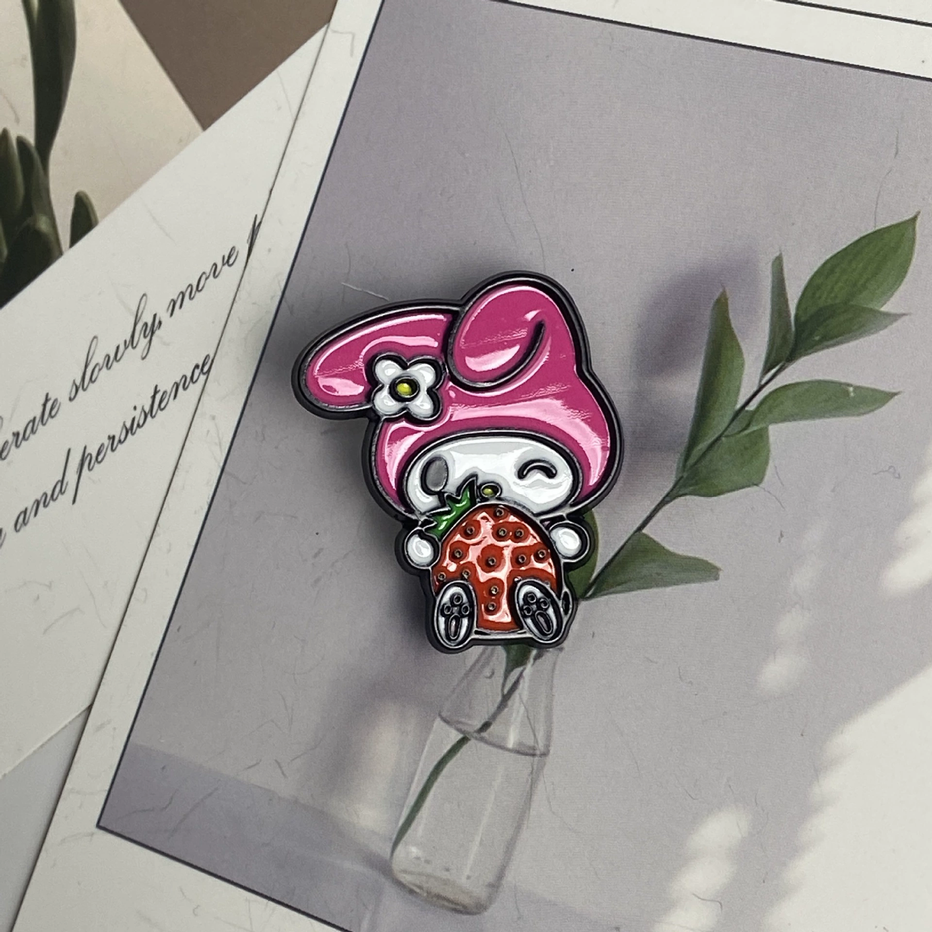 Металлическая брошь Hello Kitty, мультяшный значок из металла с эмалевым эффектом, разные цвета