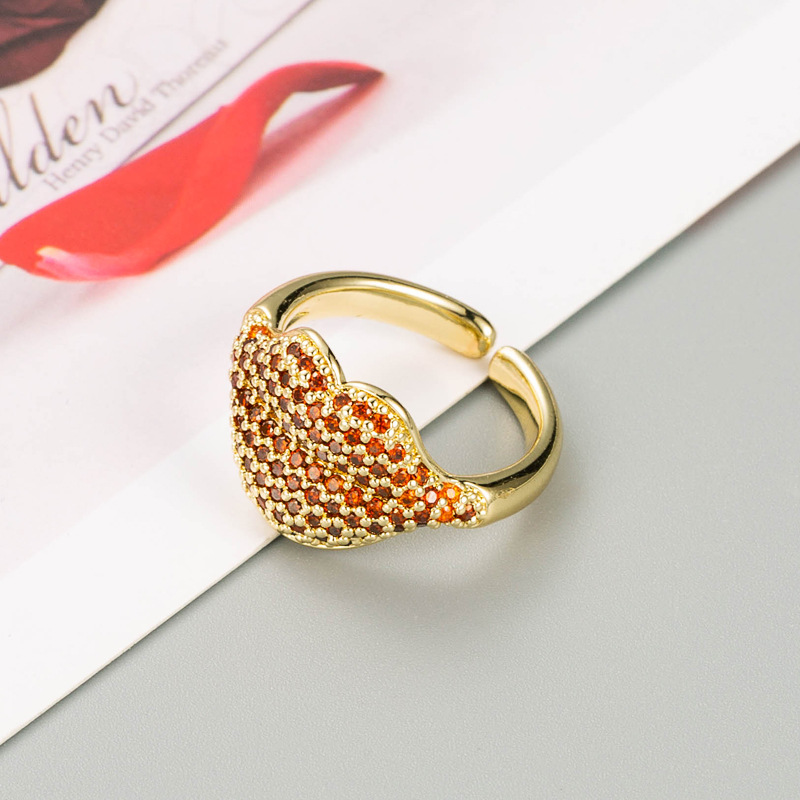 Fashion Copper Gold-plated Micro-inlaid Zircon Lip Opening Couple Ring display picture 7