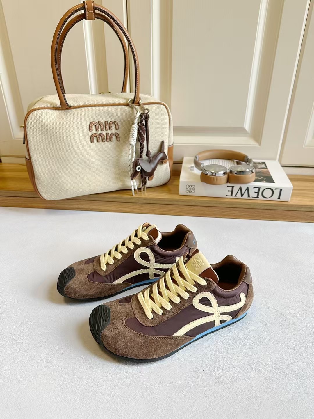 Estación europea 2025 primavera nuevo super fuego retro Gump zapatos de mujer ligero deportes casuales de moda versátil zapatos de entrenamiento alemán