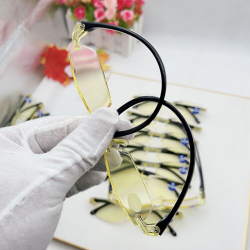 Smart Zoom Yellow Frame Reading Glasses for Sale, Blue Light Blocking, Street Stall, Frameless, Comfortable Elderly Glasses, Factory Wholesale