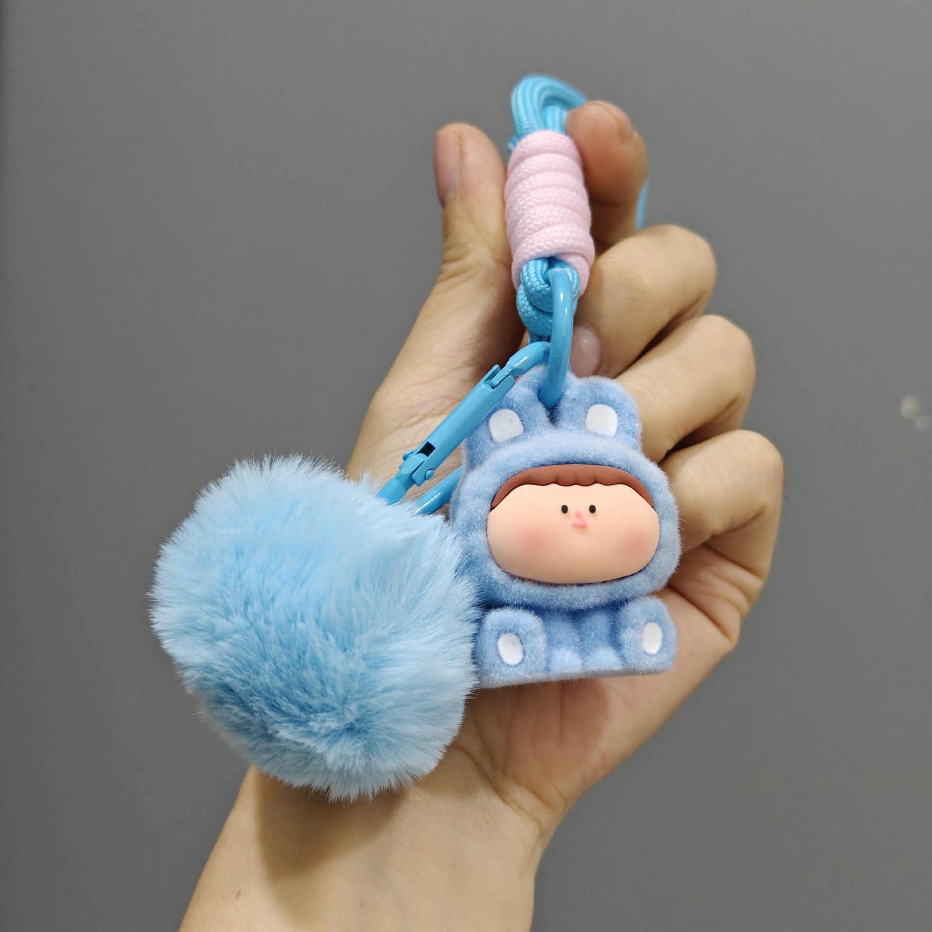 Caricatura floc amarelis llavero de automóvil pareja colgante bolsos creativos colgar garra máquina regalos al por mayor