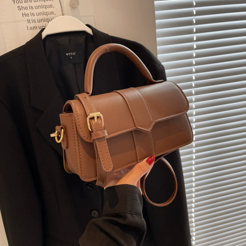 Small Design Shoulder Bag, Handheld One-Shoulder, Compact 15 × 8 × 7 cm