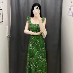 フレンチスリーブグリーン花柄ドレス女性のための夏の2025新しいハイエンドヒップカバーロングスカート