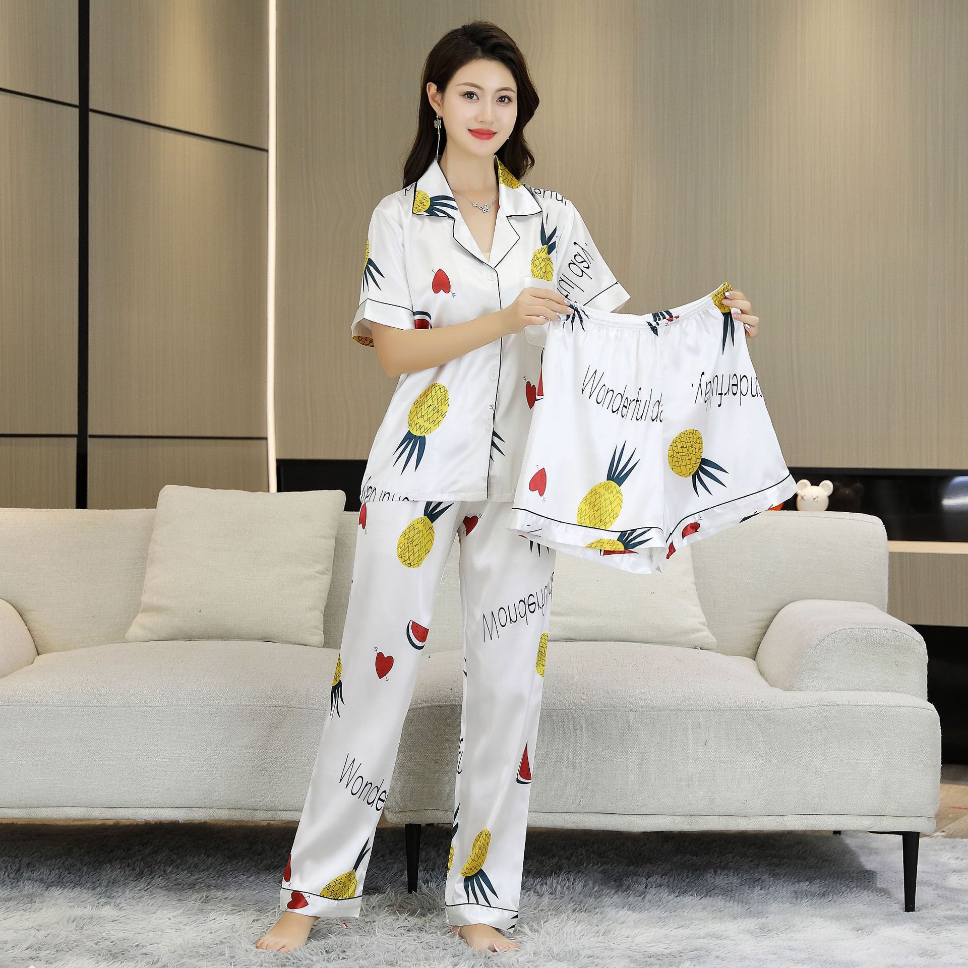 2025 nuevo estilo pijama mujer verano hielo seda fina solapa pantalones de manga corta traje de tres piezas se puede usar en el exterior