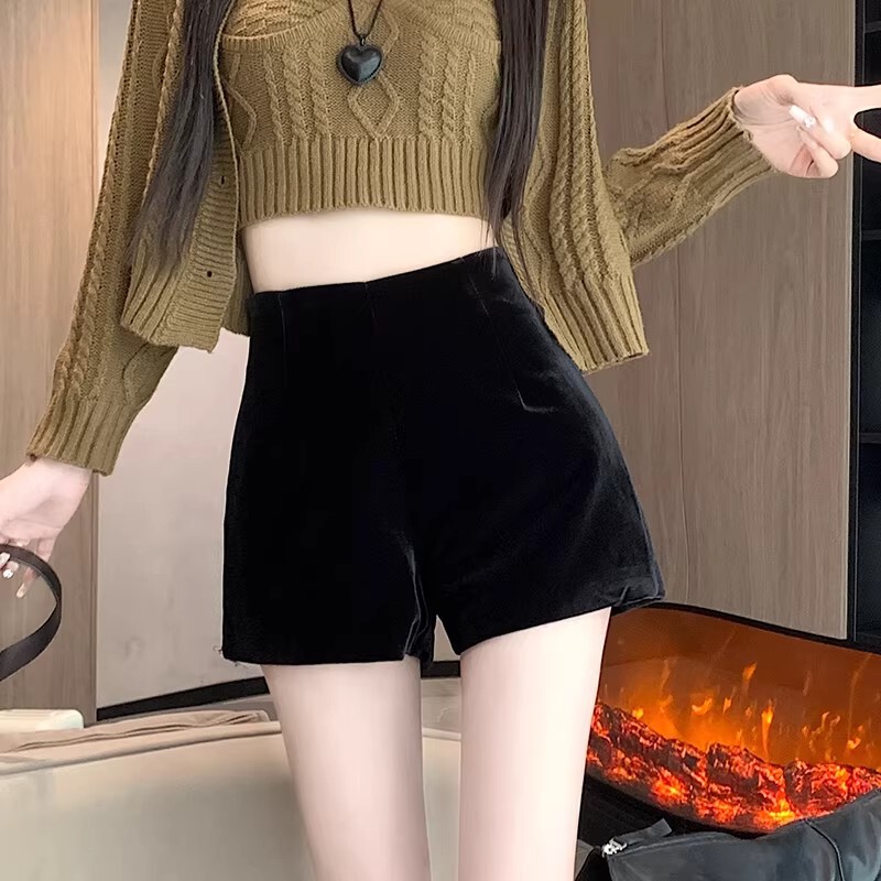 Black Velvet Shorts for Women 2026 New Autumn and Winter Style, Suitable for Wearing with Boots, High-Waisted Gold Velvet Wide-Leg Pants, Casual Black Velvet Shorts for Women 2026 New Autumn and Winter Style, Suitable for Wearing with Boots, High-Waisted Gold Velvet Wide-Leg Pants, Casual