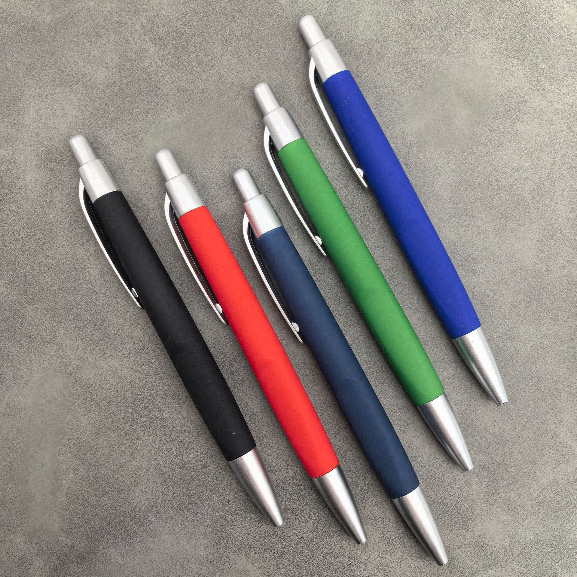 Bolígrafo de regalo de publicidad bolígrafo de bolas de color logotipo personalizado bolígrafo de publicidad de prensa bolígrafo de hotel de negocios