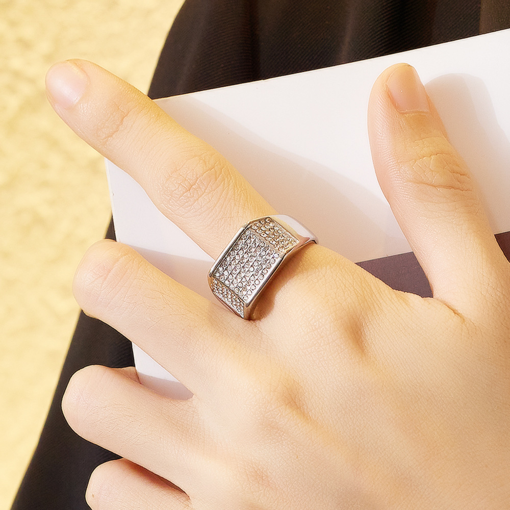 Europe and the United States cross-border hot-selling hip-hop style personalized titanium steel men's ring classic domineering inlaid zircon stainless steel ring men