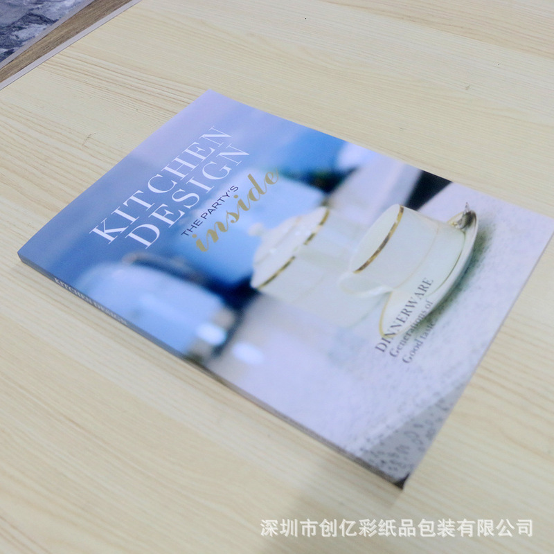 テーブル食器のサンプルプレート間の撮影装飾書ホテルレストランのグルメカフェの装飾はページをめくることができます。|undefined