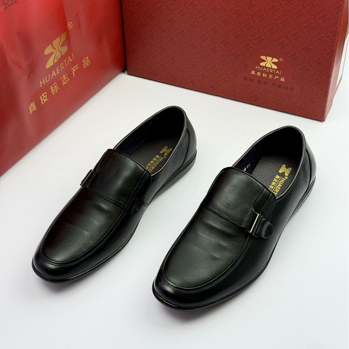 2025 Walta Men's Leather Shoes, Genuine Leather First-Layer Cowhide Shoes, Business Casual Slip-On Shoes for Dad, Breathable and Lightweight