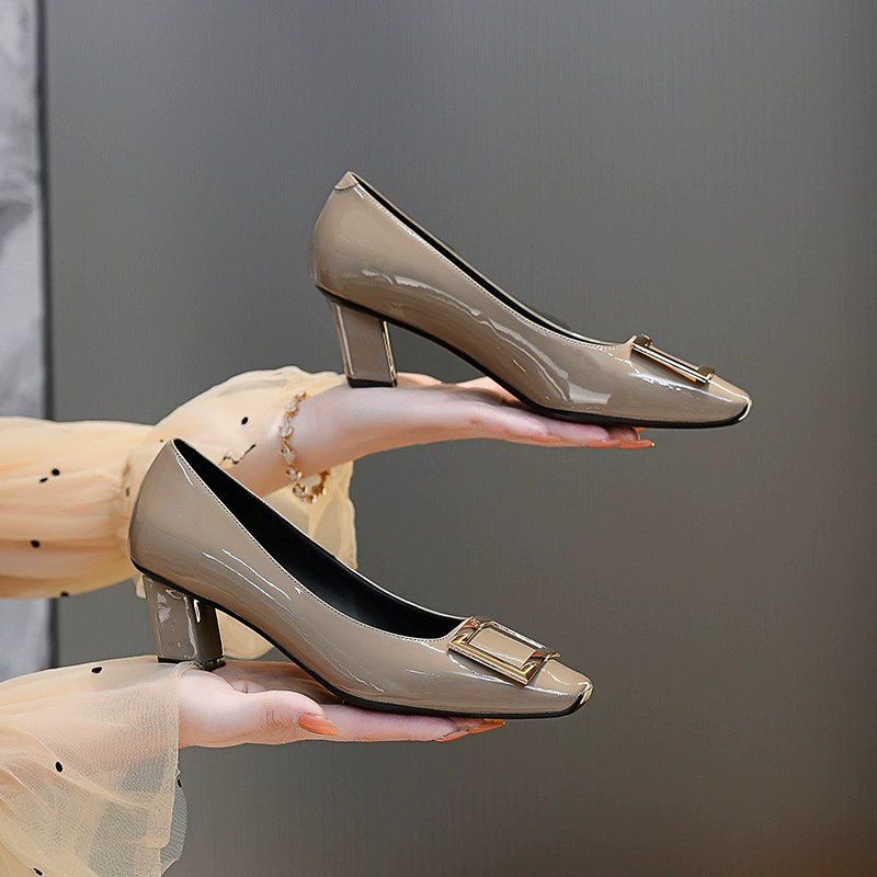 Однослойная женская обувь на колесах 2024, новинка на тонком высоком каблуке, весна-зима, квадратная пряжка с квадратным носком, стройнящая, удобный неглубокий рот, натуральная кожа, сексуальная элегантная