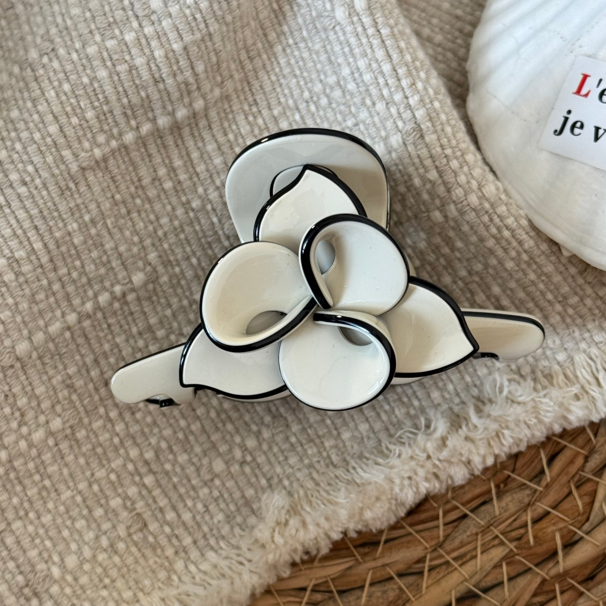Pinza de tiburón con flores de placa de ácido acético, diseño floral, para mujer image 7