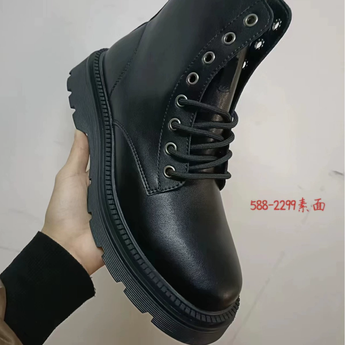 Новые ботинки Martin 2023