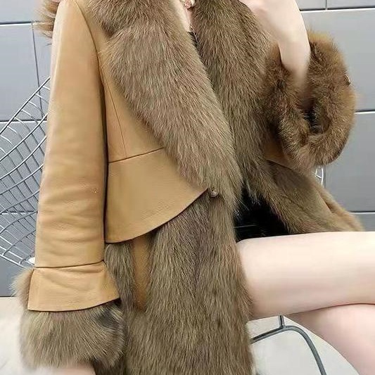 Fashionable Popular Fur Outwear for Women 2025 Winter New Product Slim Mid-Length Imitation Fox Fur Outwear Trendy