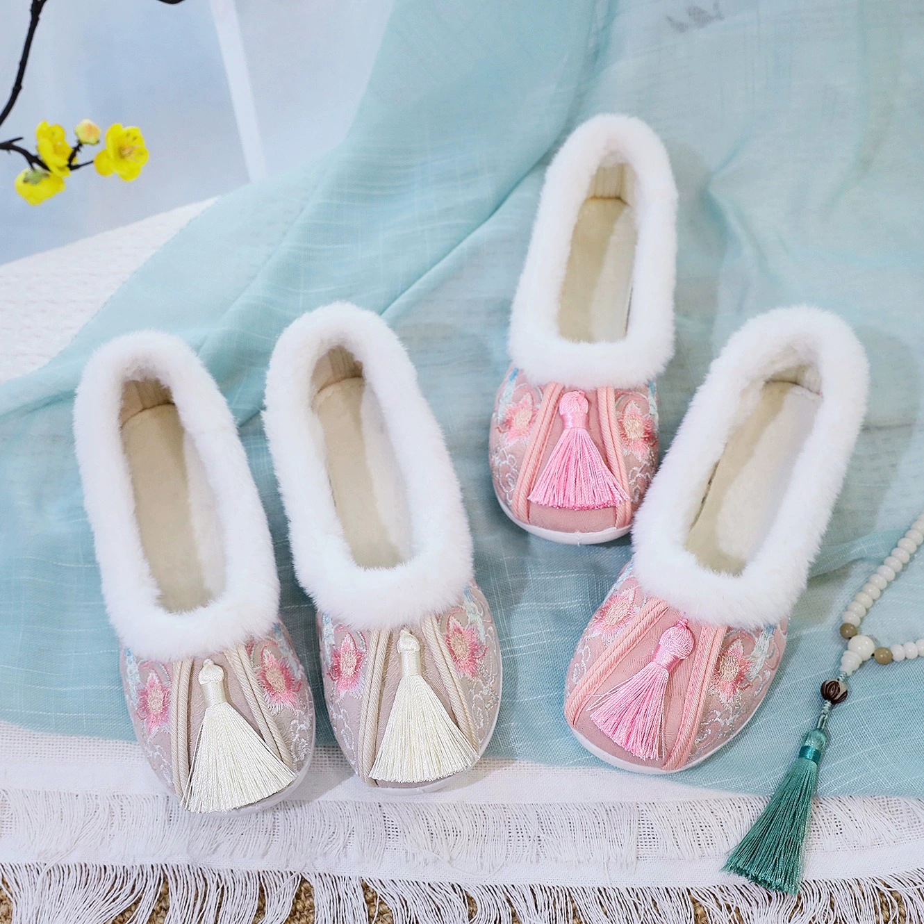 Обувь с цветочной яо-вышивкой, зимняя обувь на плоской подошве для мамы, старый Пекин, Женская обувь в китайском стиле, с кисточками, в этническом стиле