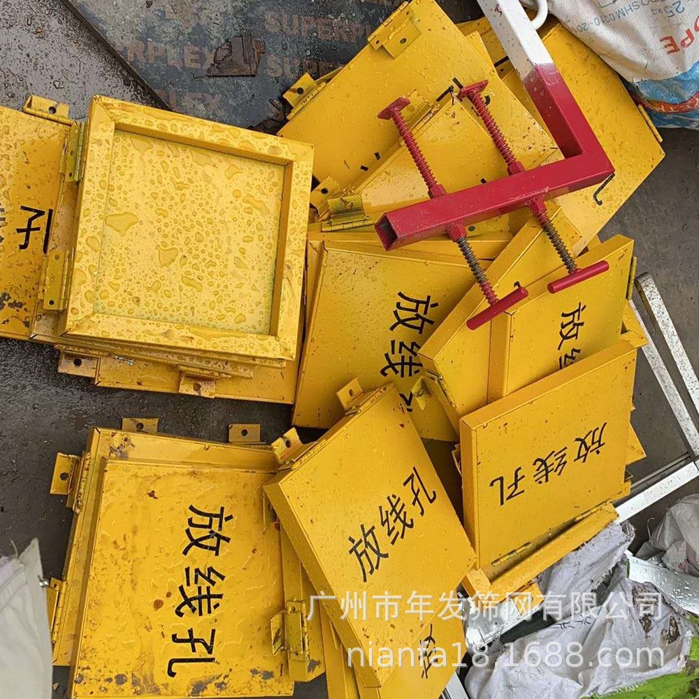 广州施工工地红白双间传料口盖板佛山放线孔盖板物料传送口防护板