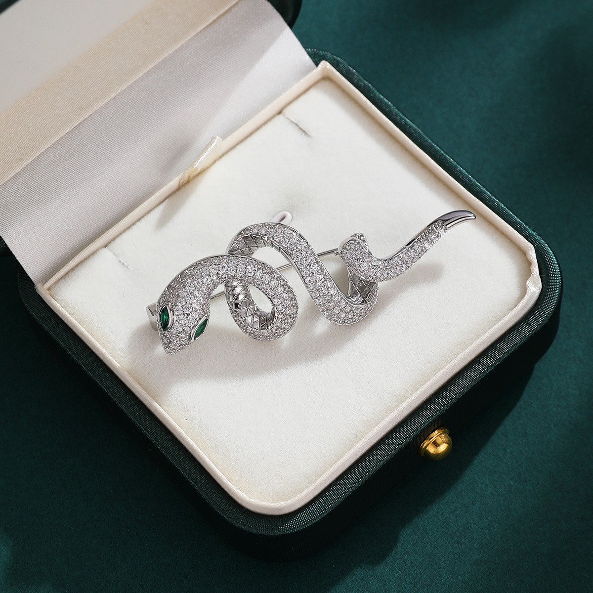 Año de la serpiente alrededor del broche de la serpiente femenina moda simple y exquisita personalidad temperamento elegante broche de pecho de la serpiente accesorios image 5
