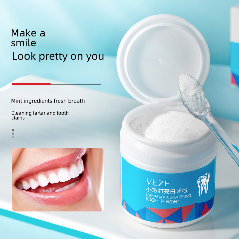 Baking soda whitening tooth powder freshens breath
