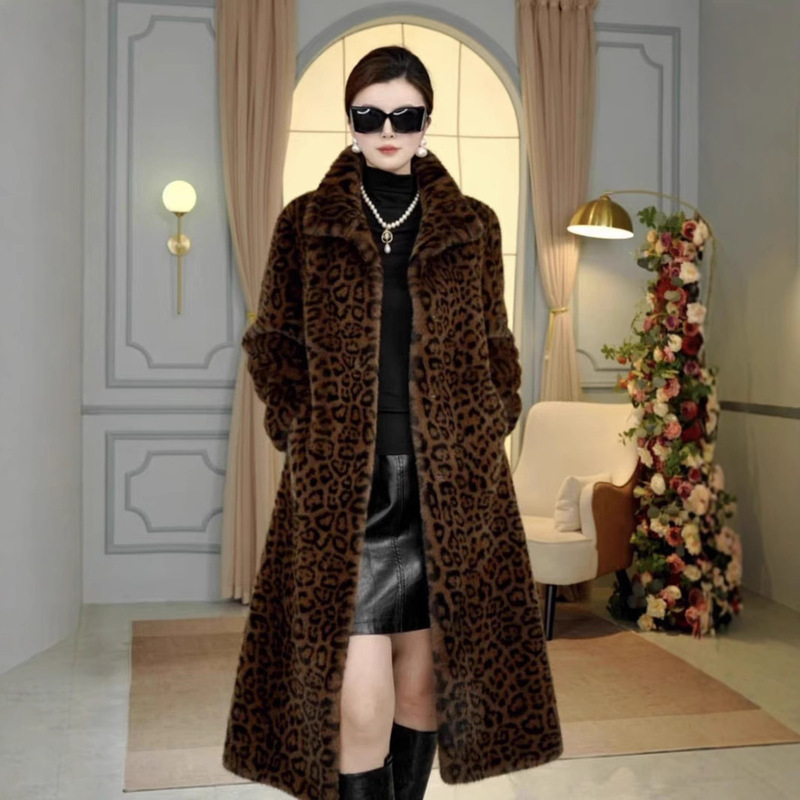 Haining's New Fashionable, Eco-Friendly, Light Luxury Long Leopard Print Mink Fur Coat with Stand Collar and Thickened Fur Integrated Design Haining's New Fashionable, Eco-Friendly, Light Luxury Long Leopard Print Mink Fur Coat with Stand Collar and Thickened Fur Integrated Design