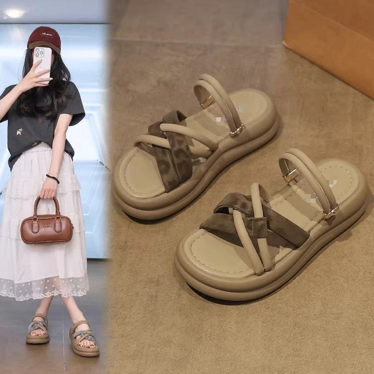 2026 nuevo estilo de moda versátil dos sandalias casuales ligeras y cómodas zapatillas para mujeres