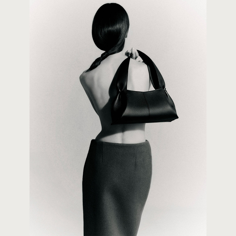 Designer Dumpling Shoulder Bag In Lychee Pattern For Women_voghion.com
