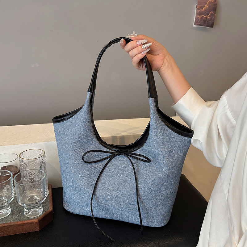 One-shoulder bag