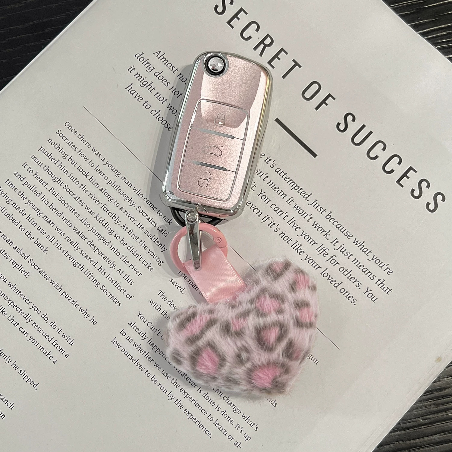 Volkswagen Key Cover for Sagitar, Bora, Tayron 300, Tharu 330, Lavida, New Golf 7, T-Roc, Car Key Case for Women