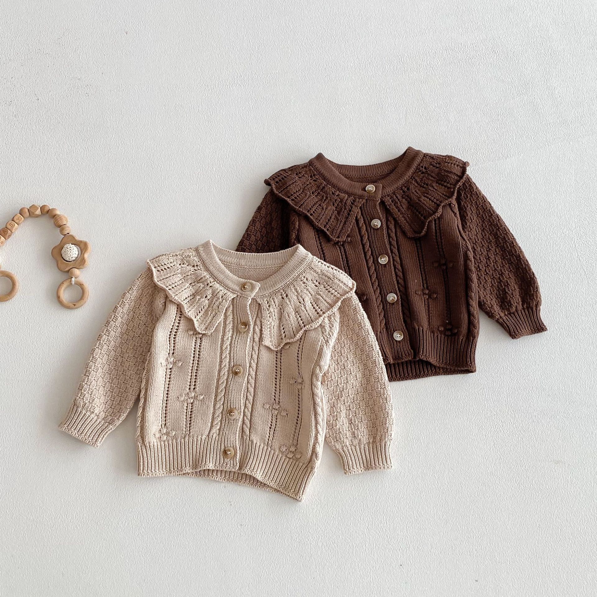 Korean style autumn cardigan for baby girls, cotton yarn with Peter Pan collar, versatile and stylish.