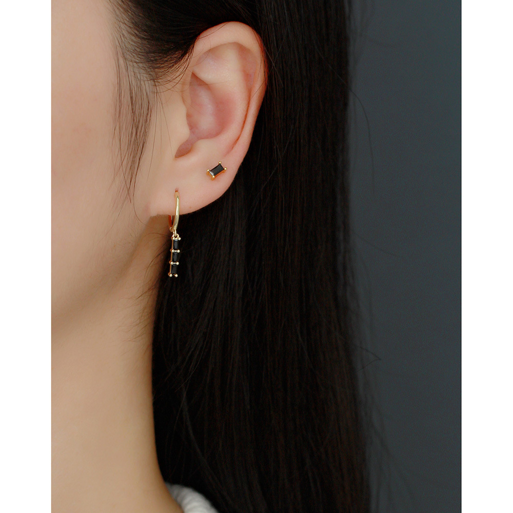 5g Weight 0.03µm Gold Plating Thickness Electroplating Gold Plating Process 925 Sterling Silver Ear Needle Material 18K Real Gold Plated, Platinum Plated Plating Material Zircon Inlay Material Drop Earrings Classification 1 Pair Quantity Daily Occasion 925 Sterling Silver Material Geometric Pattern Women's Gender Simple Style, Shiny Style Inlay Craft 1 Pair 925 Sterling Silver Zircon Geometric Drop Earrings 6
