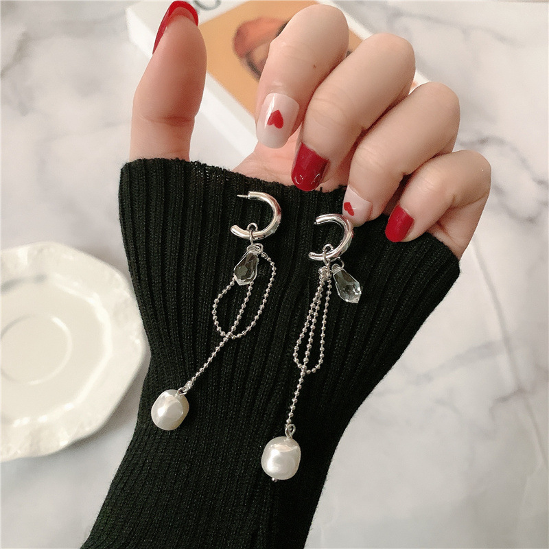 Fashion Chain Pearl Tassel Long Earrings display picture 8