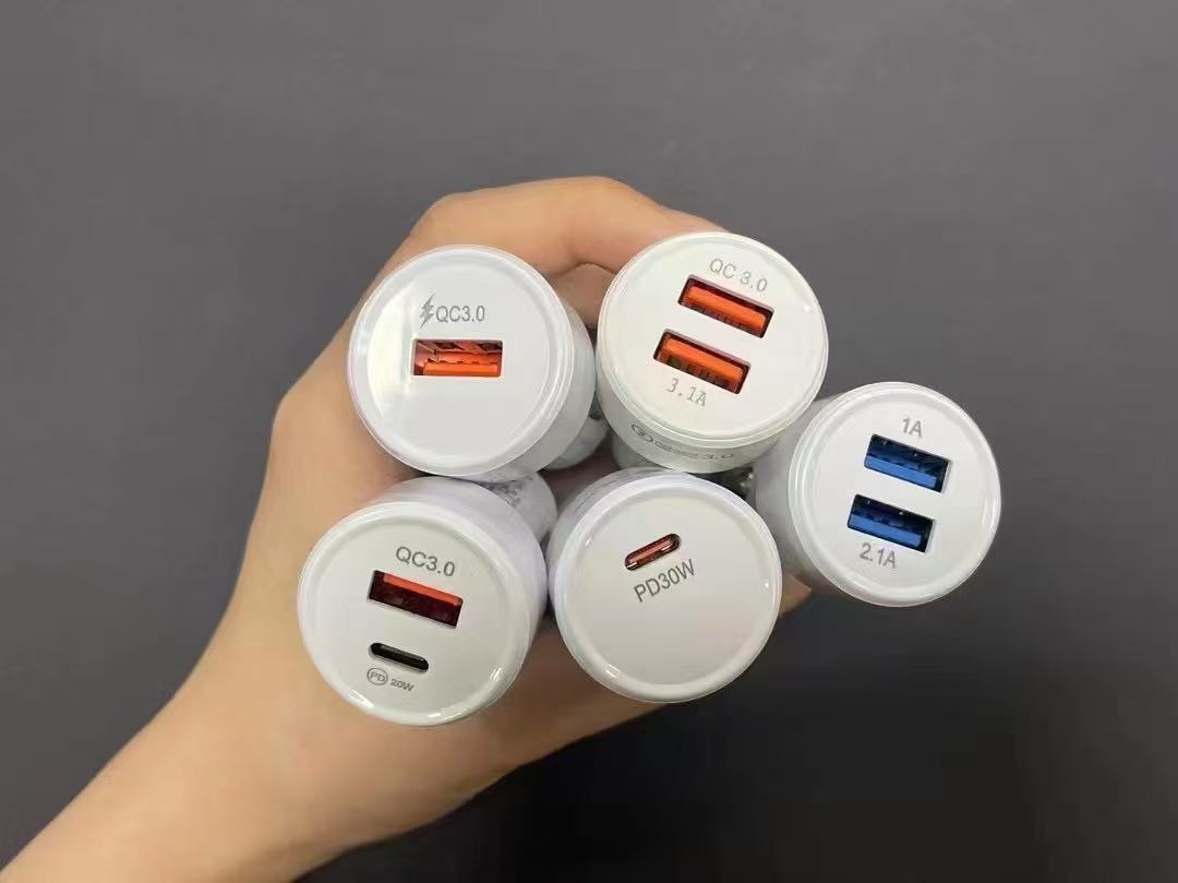 Qc3.0 Fast Charging Type-C Smart Car Charger Pd30W Car Charger Manufacturer USB Flash Charging Cross-Border Support Pps
