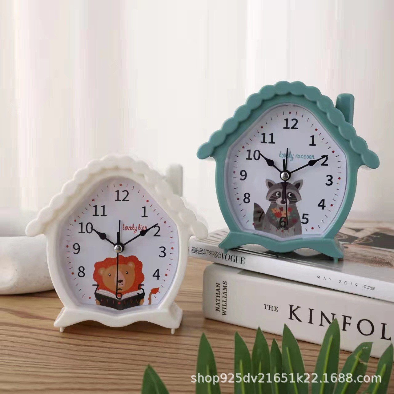 Reloj despertador con forma de casita en colores pastel - Para dormitorio infantil y mesita de noche - Ideal como regalo para estudiantes - Venta al por mayor