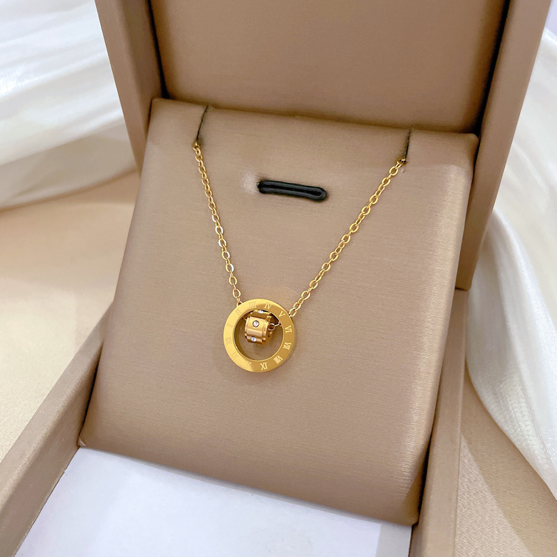 Acero de titanio elegante luz de lujo chapado en oro exquisito collar sin desvanecimiento de las mujeres del todo-fósforo de moda Red Cadena de clavícula de moda fábrica