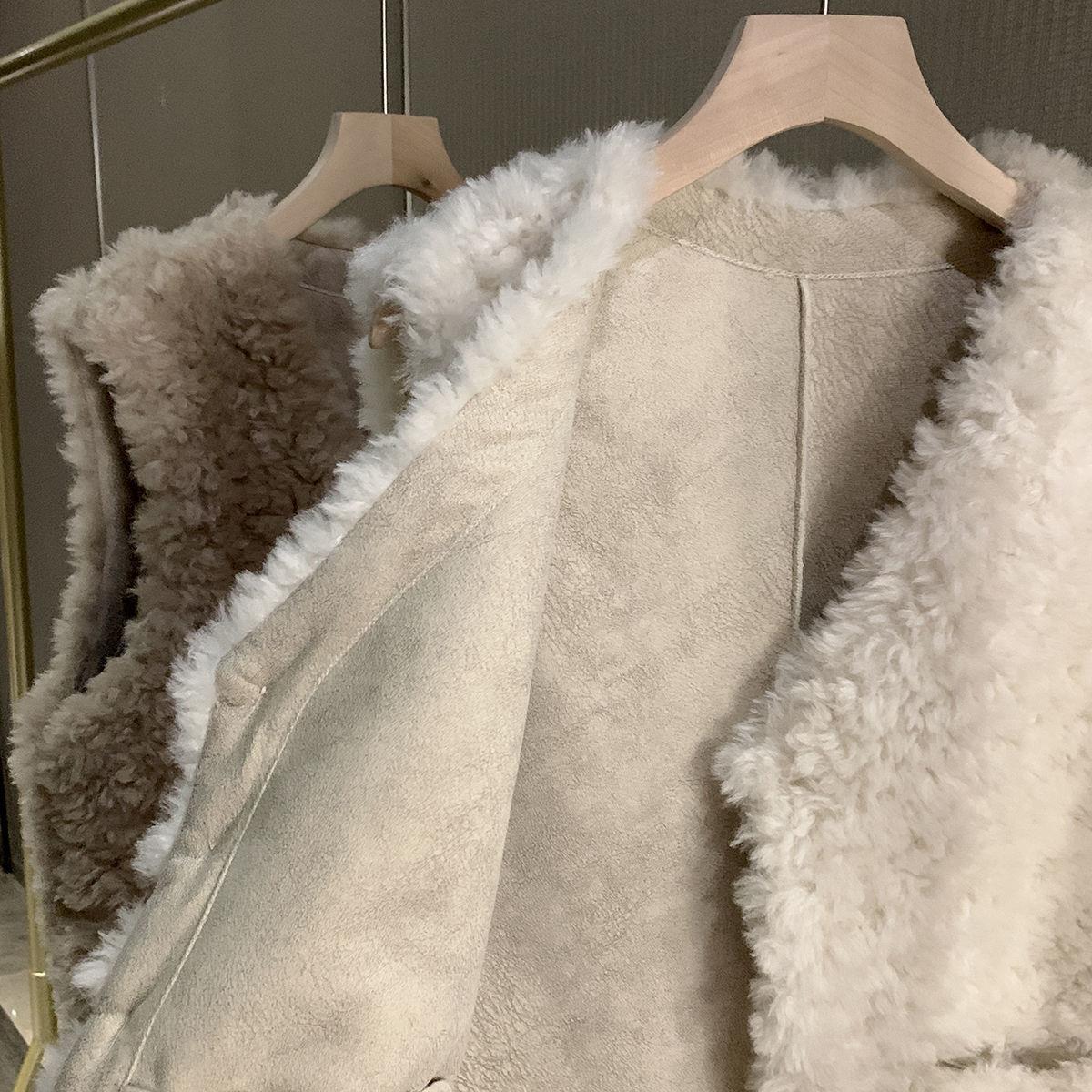 Chaleco de lana de cordero, piel femenina, 2025 otoño e invierno, nuevo estilo, estilo occidental, todo fósforo, chaqueta roja de malla gruesa de caballo image 5