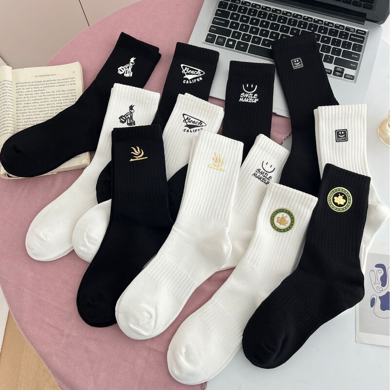 Lanhuacao/Orchid Grass Mid-To-Classy Hot Stamping 2025 New Ins Mid-Tube Cotton Socks Retro Sports Socks Absorb Sweat