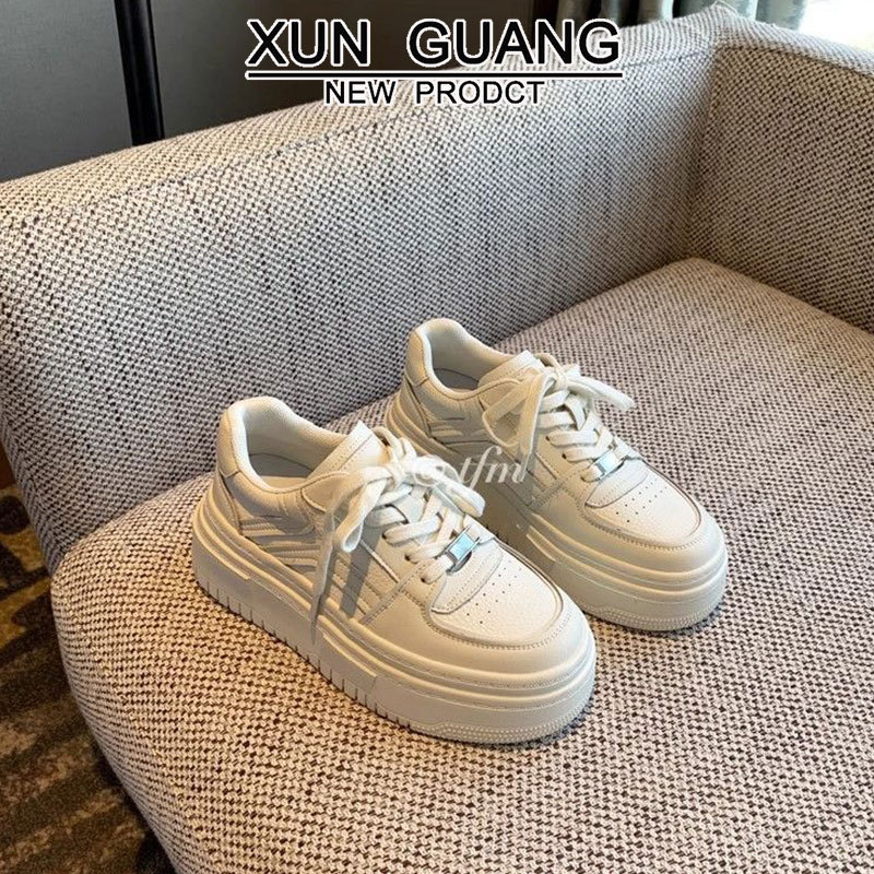 탑 레이어 소 가죽 ~ 정품 가죽 두꺼운 밑창 작은 흰색 신발 여성 신발 2025 봄과 여름 새로운 통기성 높이 스포츠 캐주얼 신발