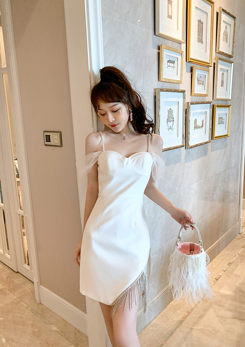 Váy maxi nữ thắt eo phong cách quý tộc, cổ yếm dây quai, tua rua không đối xứng, phù hợp dáng người nhỏ nhắn — Màu đen chi tiết 18