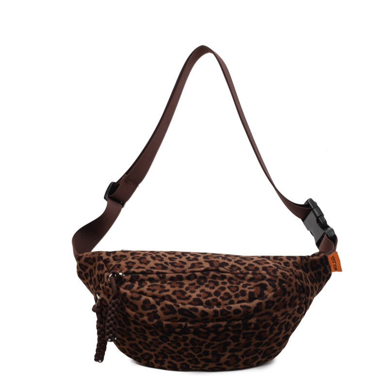 Otoño y invierno super caliente nicho leopardo bolso mochila para mujeres 2025 nuevo retro bolso de pecho universal bolso de cintura universal