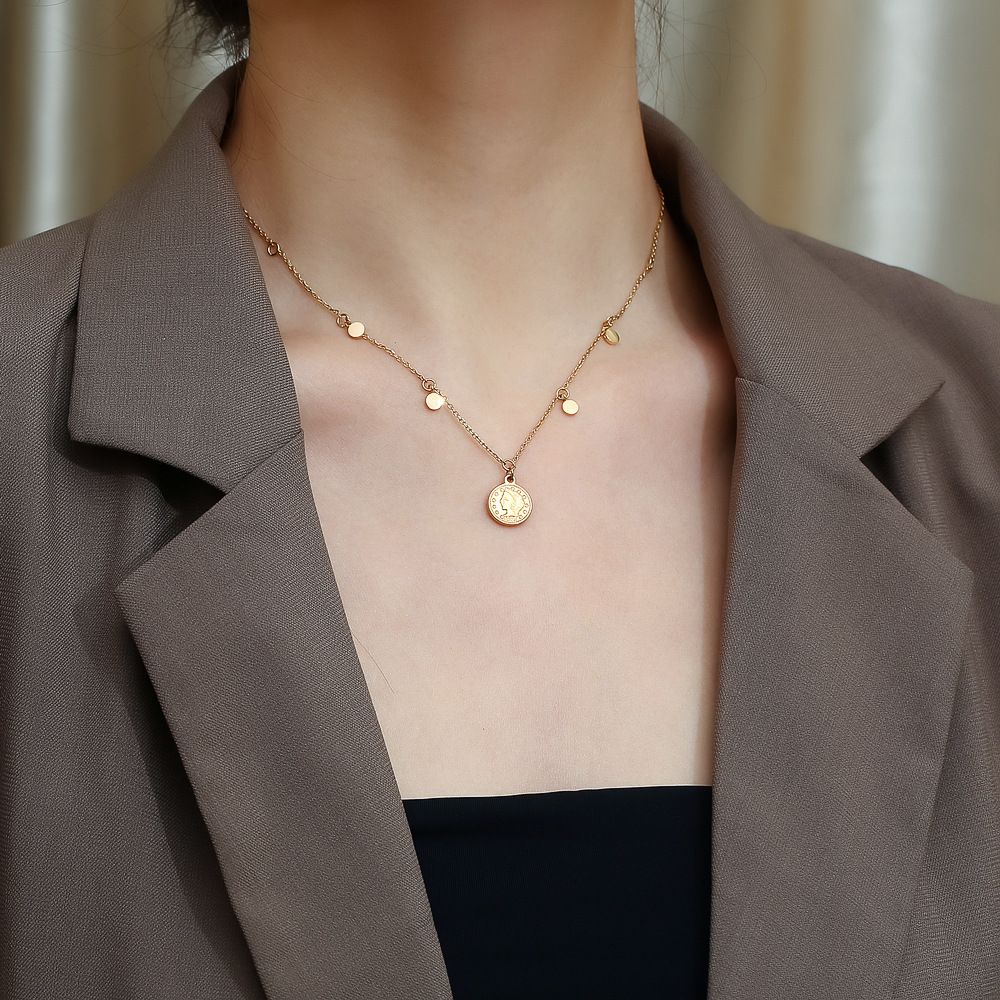 Fashion Portrait Titanium Steel Pendant Necklace Gold Plated Stainless Steel Necklaces_colorza_4