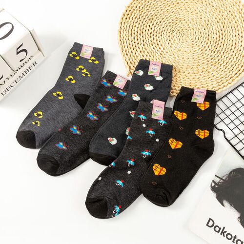 Socks for women, autumn and winter, extra large, middle-aged and elderly, mid-calf socks, dark casual women's long socks wholesale