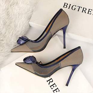 �¿��ɫ�W���߸�Ь͸ҕ���������Ը�Ů����С���U�ռ��^������Ů