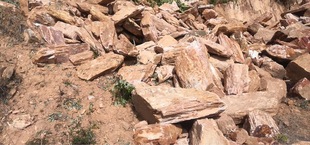 Axe splitting stone red axe splitting stone Hongyun stone mine direct sales