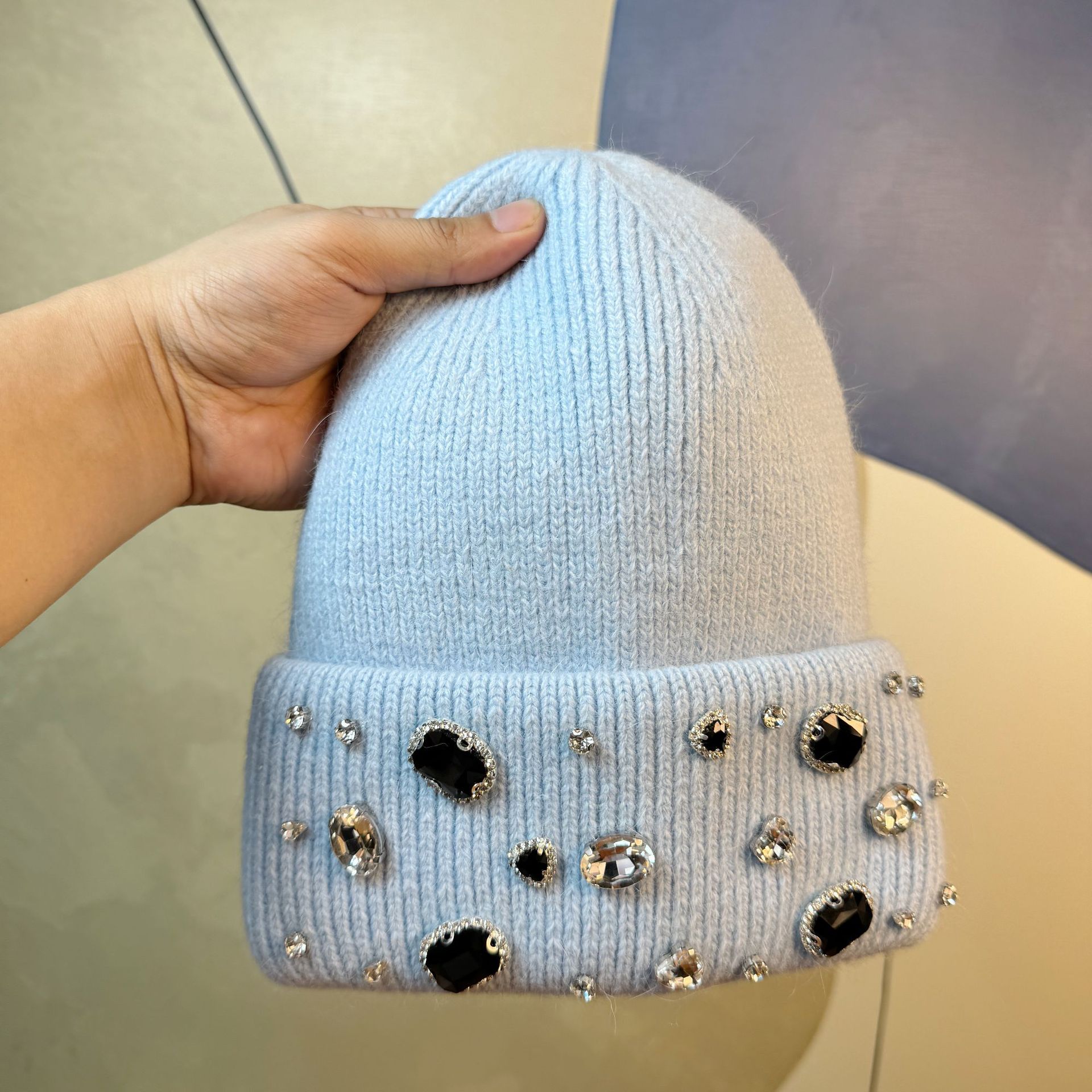 Damen Herbst- und Winter-Strickmütze aus Kaninchenhaar Warme Dicke Beanie-Mütze Modische Strass-Verzierte Einfarbige Lässige Strickmütze – Detail 7