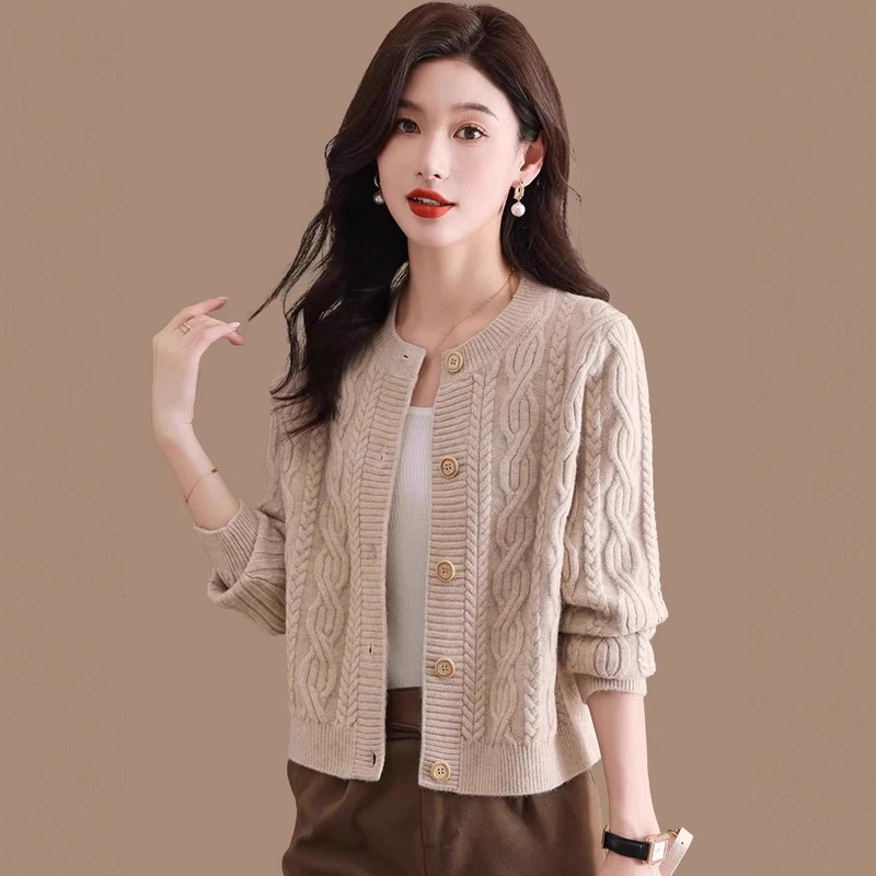 Knitted Sweaters for Small People, Women's Spring and Autumn Age-Reducing Tops, Short Sweaters, Slimming Cardigans for Women Knitted Sweaters for Small People, Women's Spring and Autumn Age-Reducing Tops, Short Sweaters, Slimming Cardigans for Women