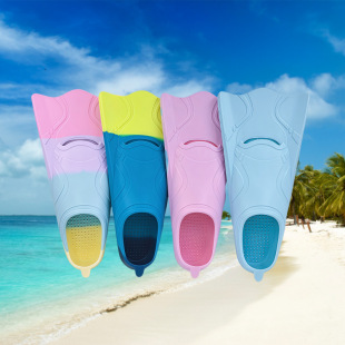 2025 New Cross-Border Fins Professional Free Diving Fins Swimming Feet Snorkeling Fins